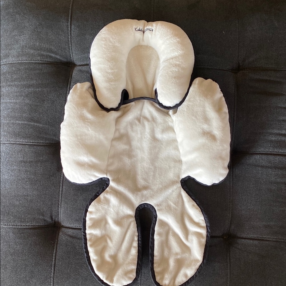 Kiddopotamus Infant Head and Body Support Pillow - Cream and Black double sided